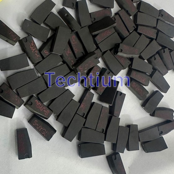 JMD Red King Chip to clone OR generate any of the following transponders: 46 / 4C / 4D / T5 (11,12,13,33) / G (4D-80bit) / 47 / 48 / KING
