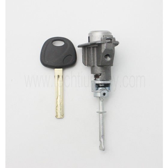 Kia Sportage R left door lock