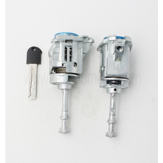 Toyota Crown 2005-2012 left door lock