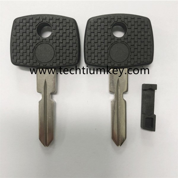 with ID44 (PCF7935) chipp transponder key shell for Mercedes Benz