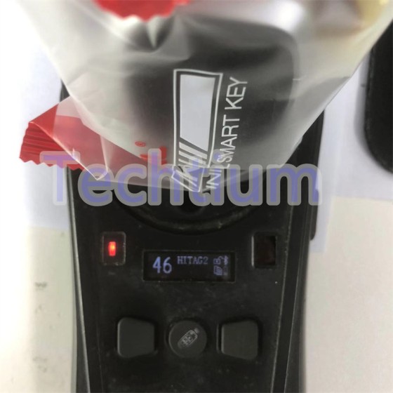 IKEYAT003BL Autel  Universal remote key,frequency can be changed 315Mhz/433Mhz